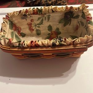 Longaberger Basket 1998 with plastic liner and cloth liner